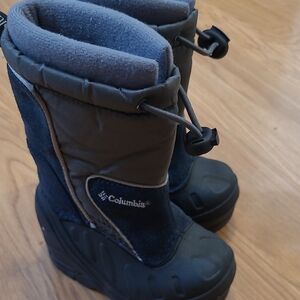 Columbia Kids' Gray and Black Snow Boots